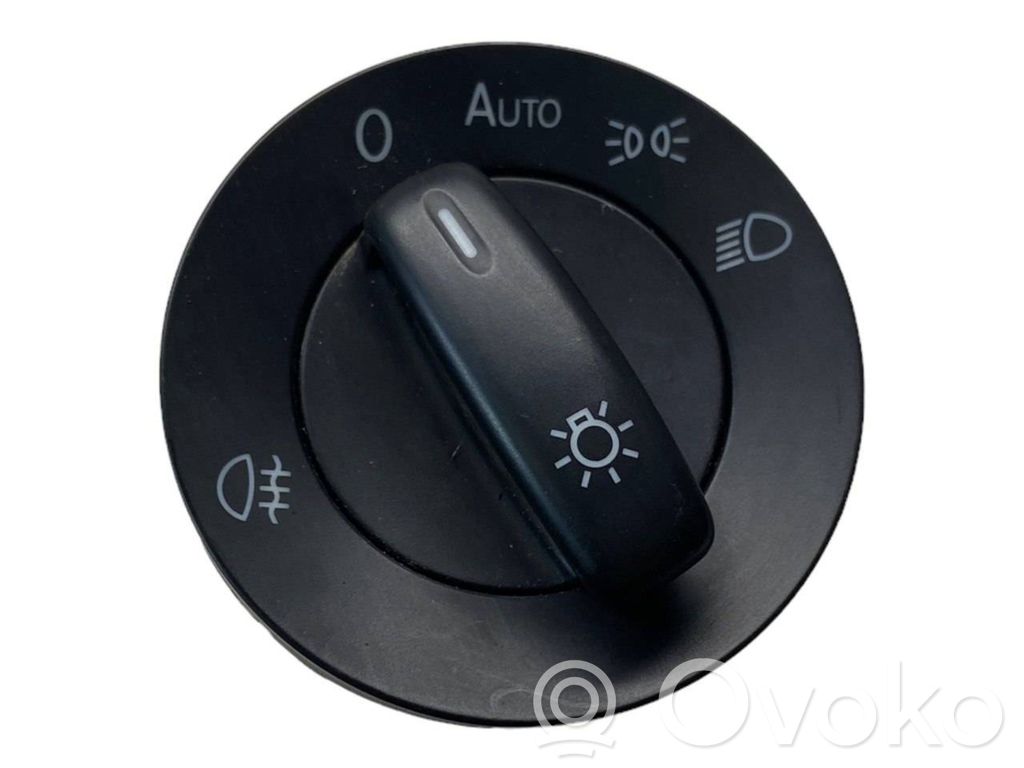 Volkswagen Golf VI Light switch 