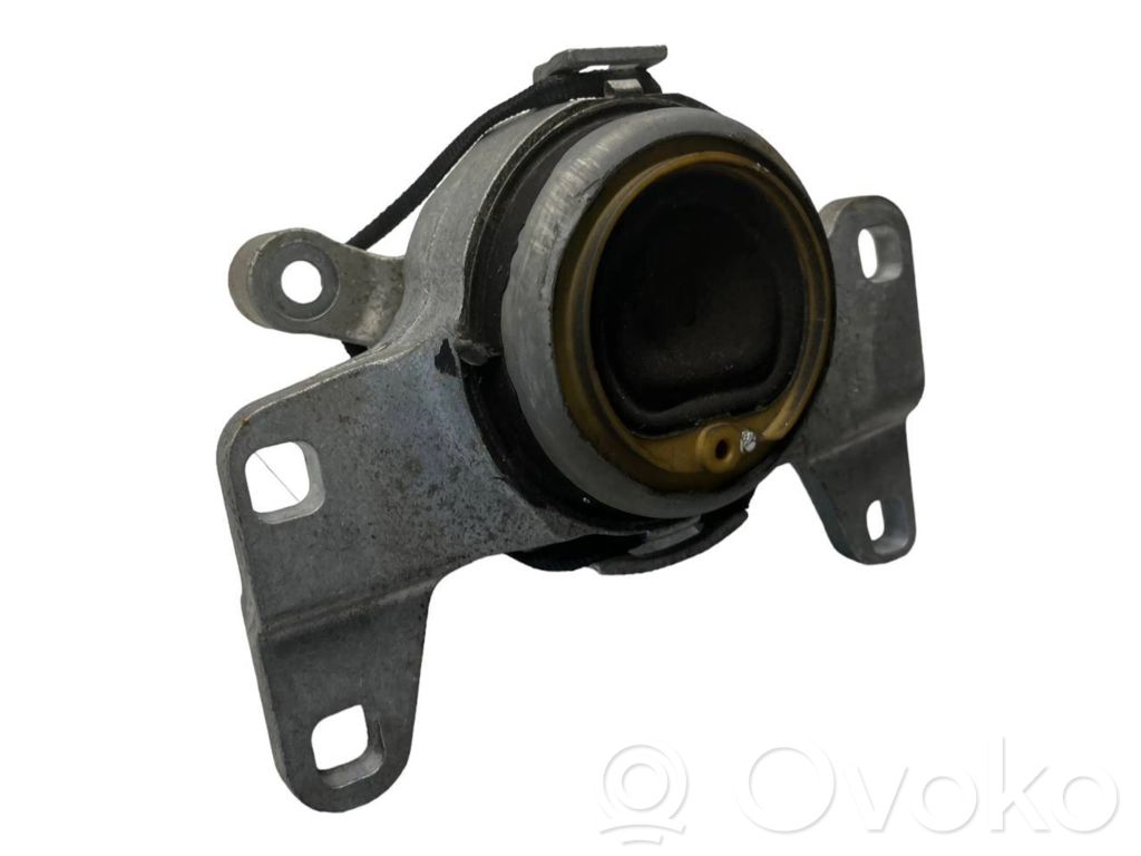 Volvo V40 Engine mount bracket 