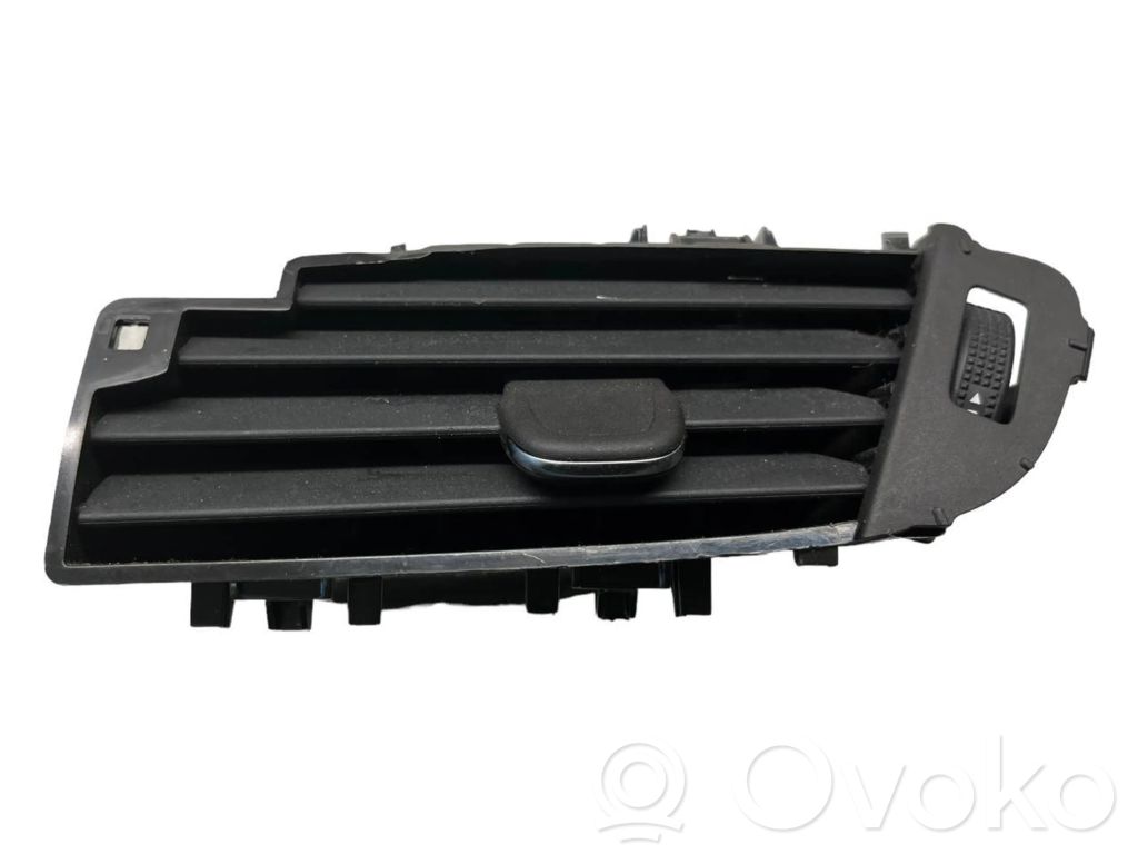 Rejilla de ventilación central del panel   39079604,31102018,0907400003