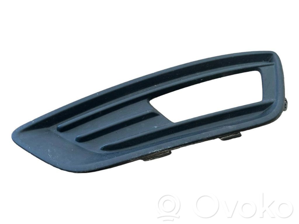 Ford Focus Etusumuvalon ritilä 