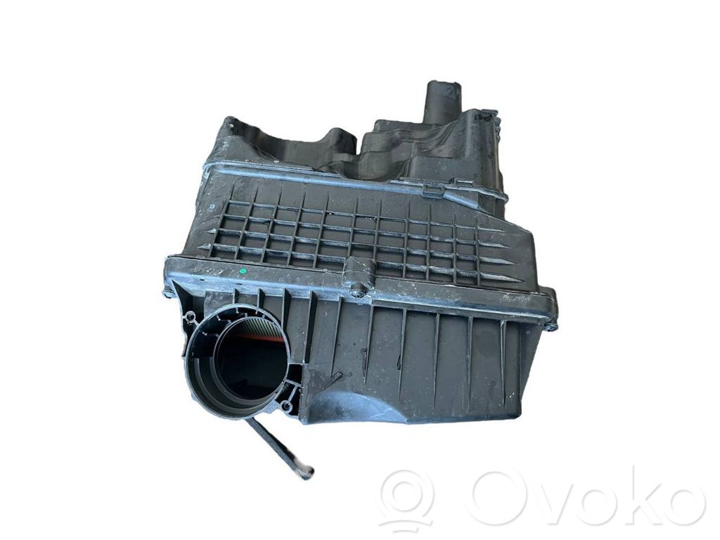 Peugeot 3008 II Air filter box 