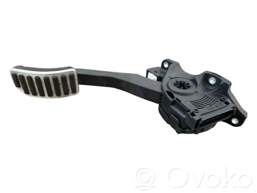 Volvo V60 Accelerator throttle pedal 