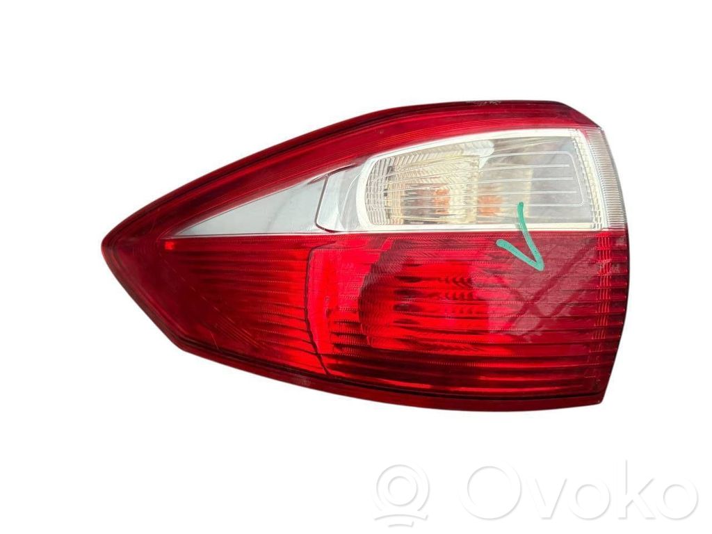 Ford C-MAX II Rear/tail lights 