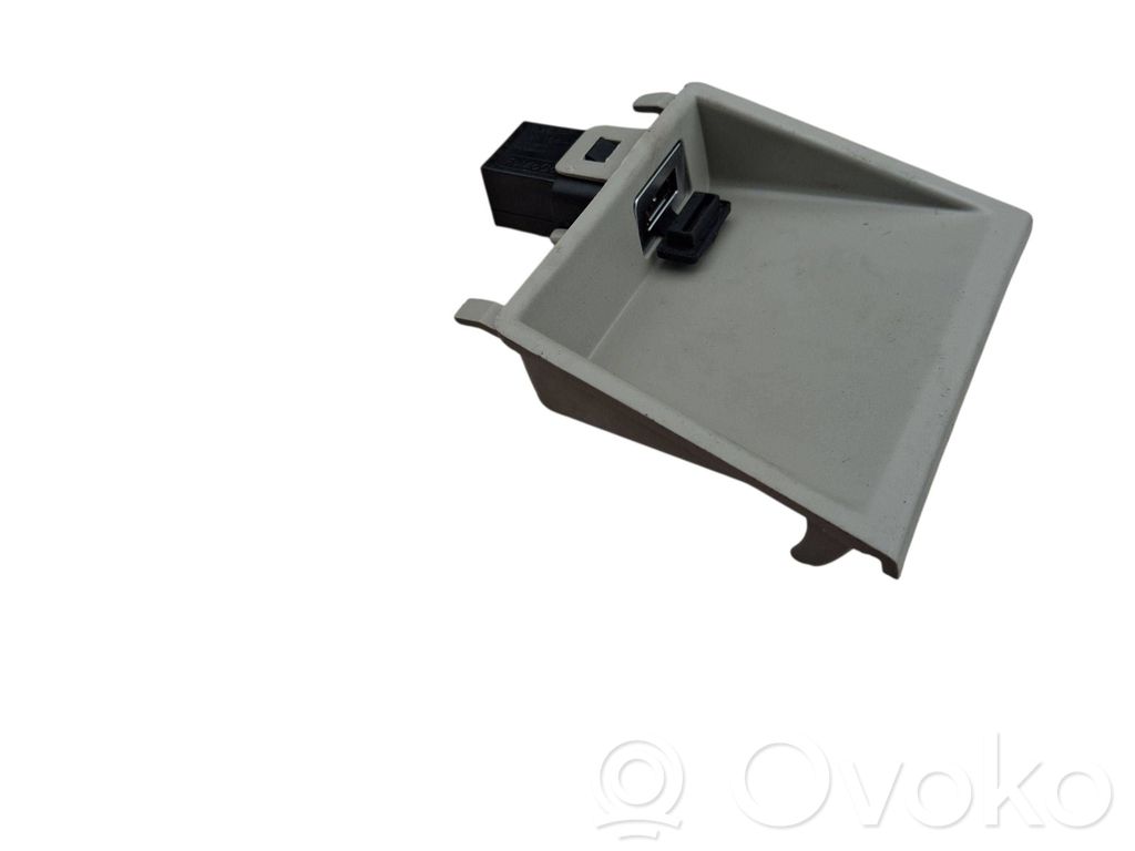 USB socket connector   31306768,31307313