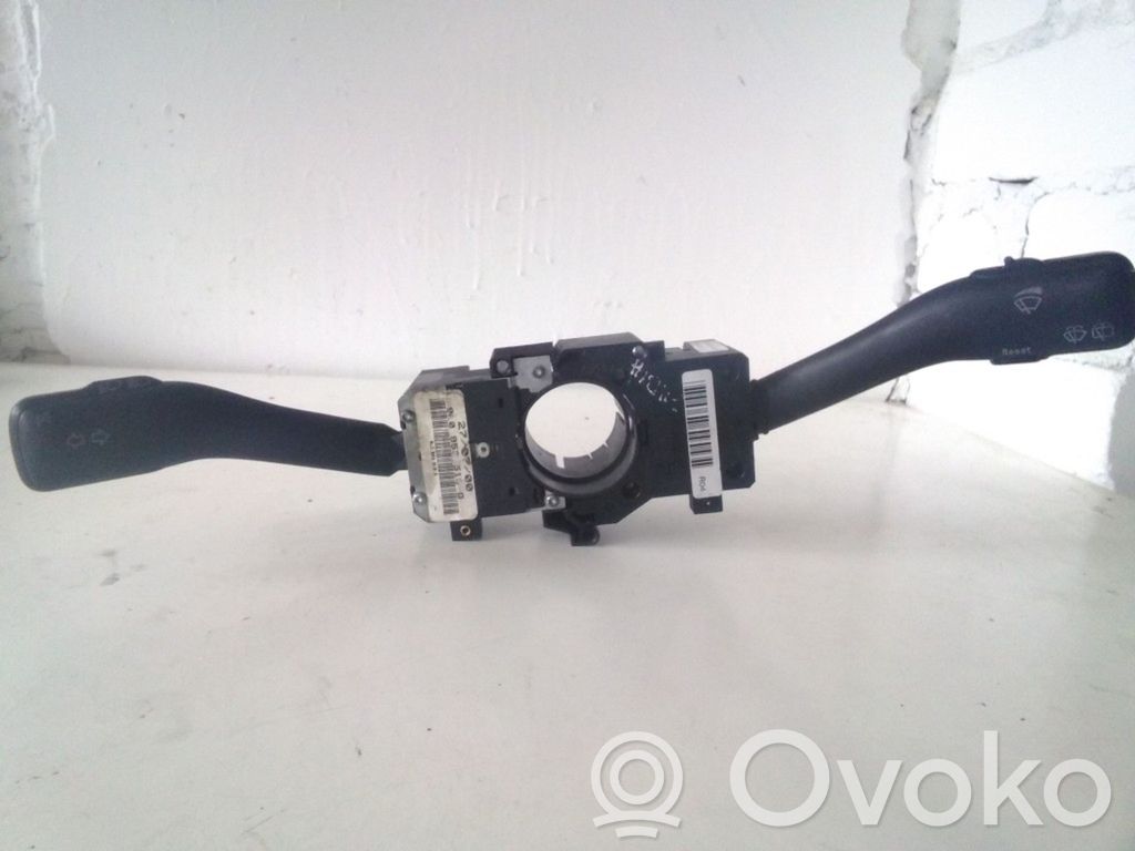 Volkswagen Golf IV Wiper turn signal indicator stalk/switch 