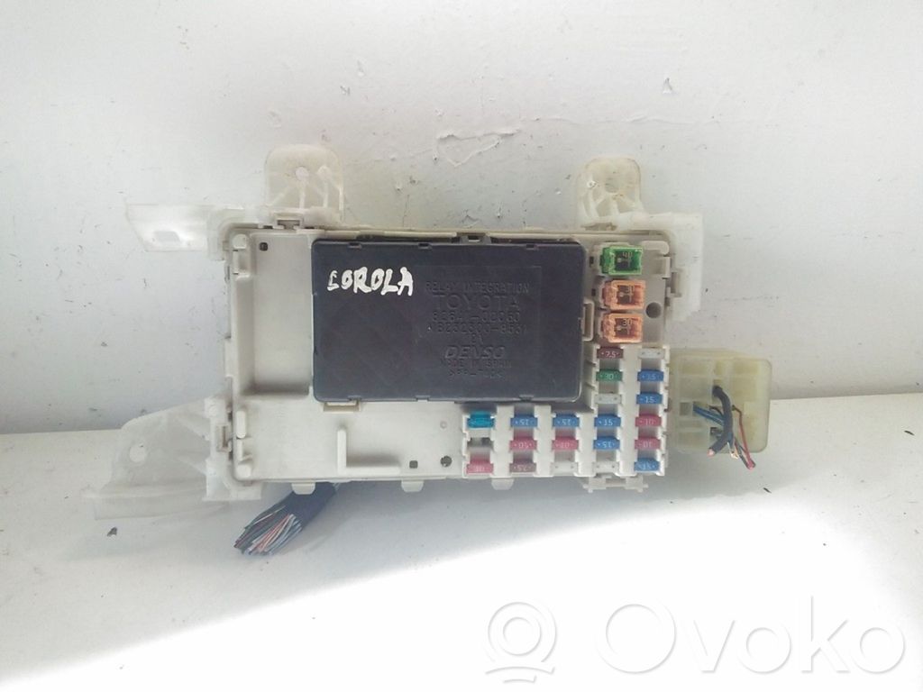 Toyota Corolla E120 E130 Fuse module 