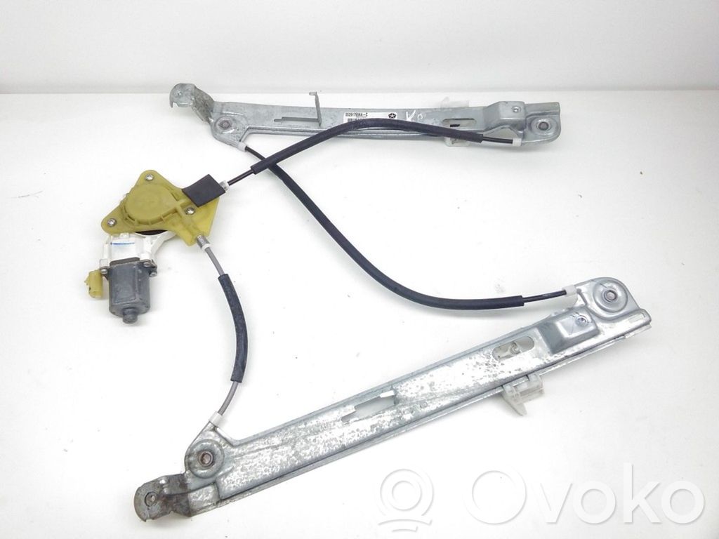 Jeep Patriot Elektryczny podnośnik szyby drzwi przednich 