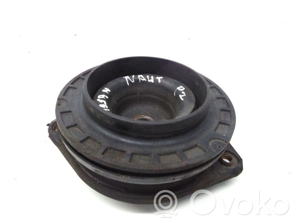 Front upper strut mount