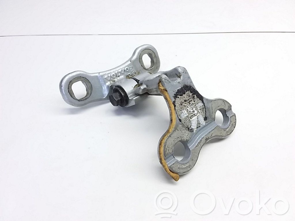 Front door lower hinge   30715357
