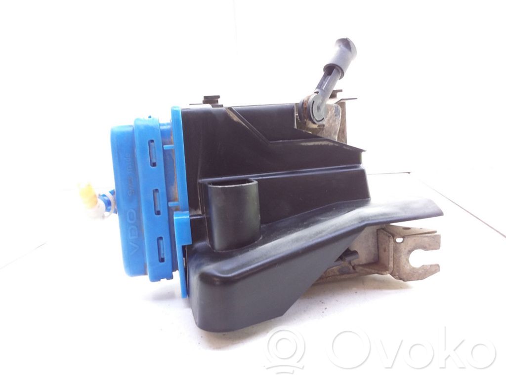 Audi A4 S4 B5 8D Takaoven lukko 