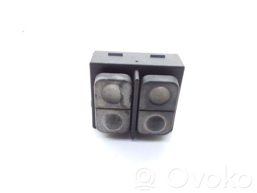 Electric window control switch   4373359,30505H