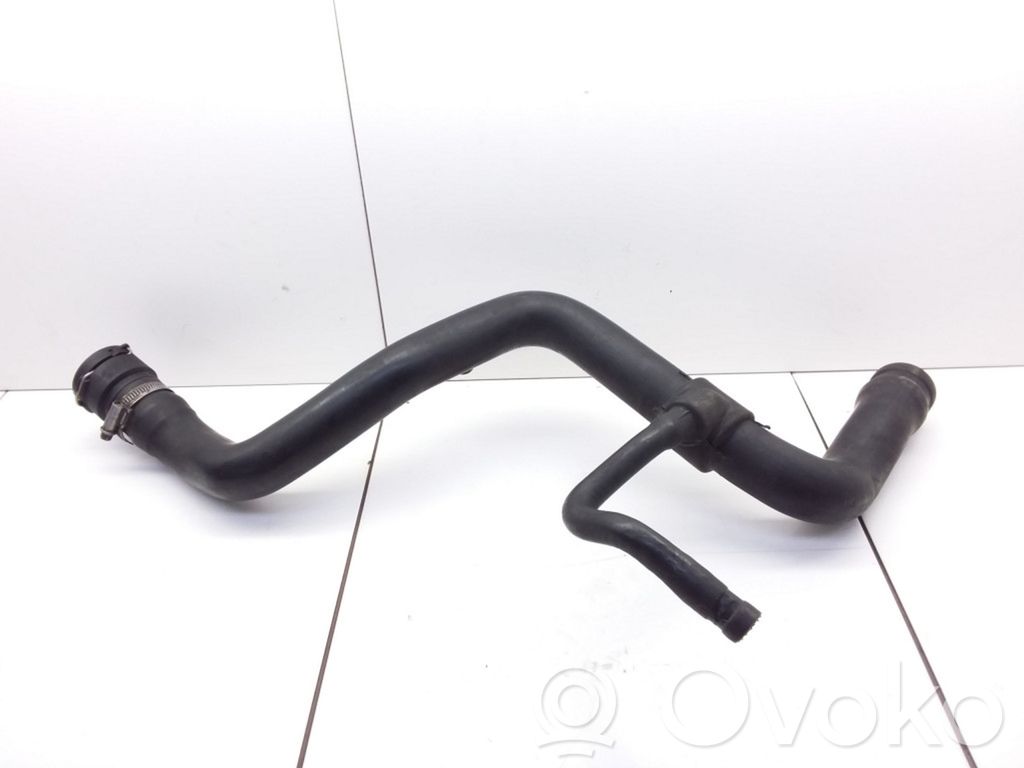 Audi A4 S4 B5 8D Engine coolant pipe/hose 