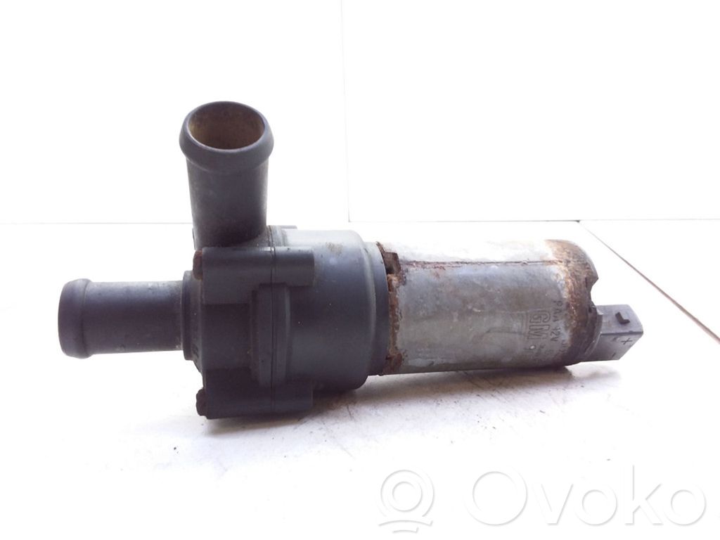 Opel Omega B2 Pompe à eau de liquide de refroidissement 
