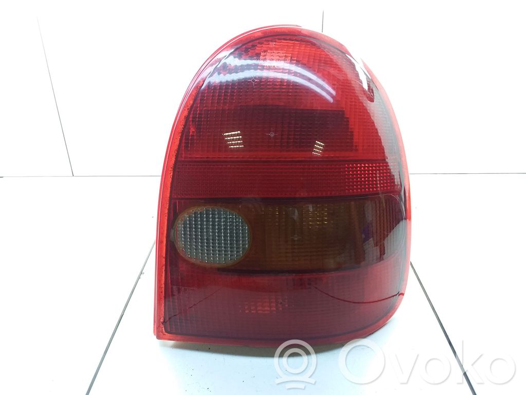 Opel Corsa B Aizmugurējais lukturis virsbūvē 