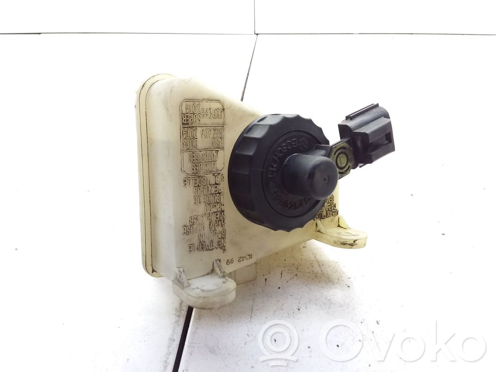 Stabdžių skysčio išsiplėtimo bakelis   98AB2C217AC,L481485
