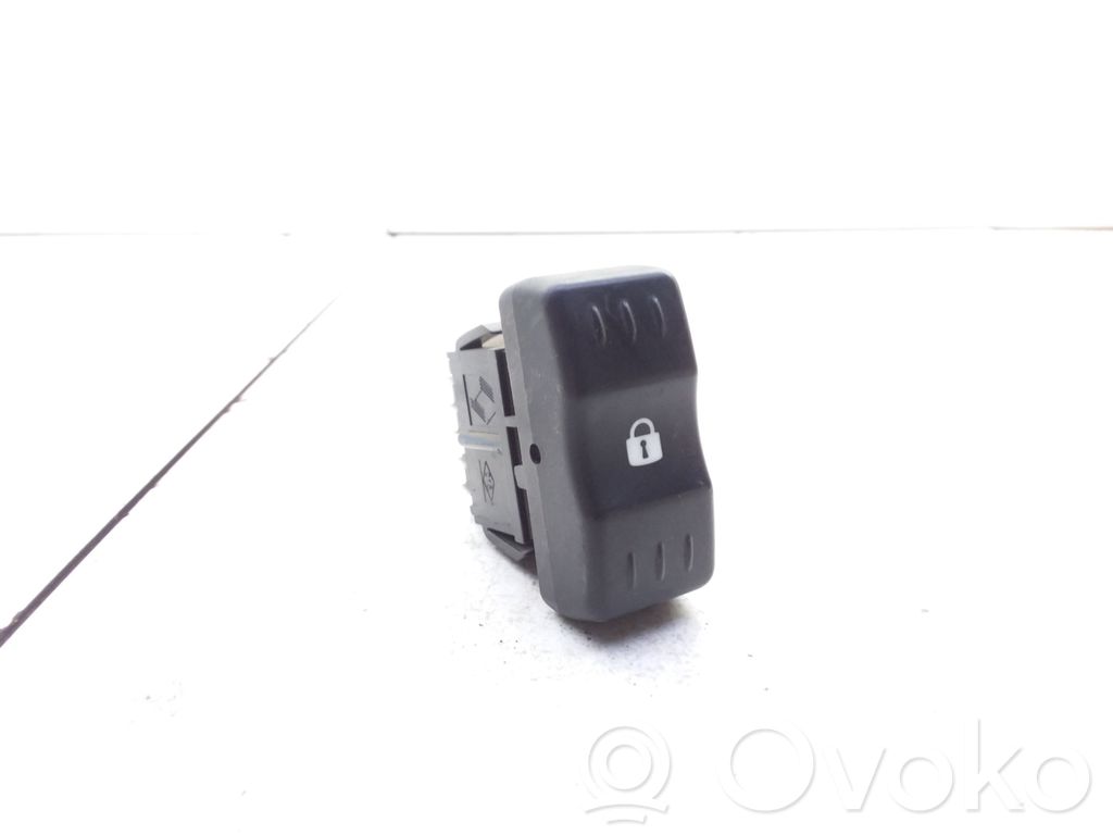 Renault Logan I Central locking switch button 