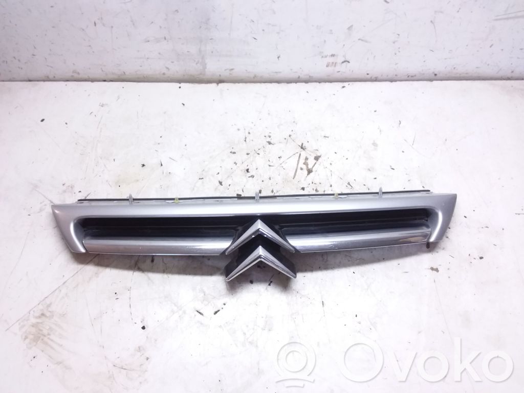 Citroen C8 Front bumper upper radiator grill 