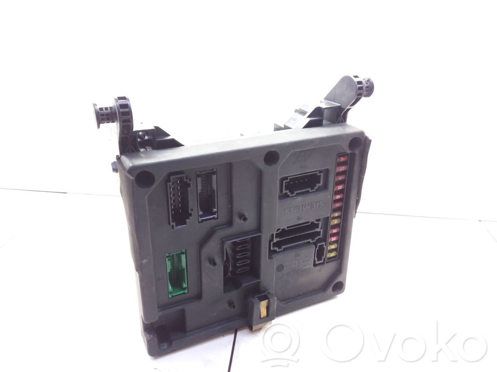 Volkswagen Sharan Fuse module 