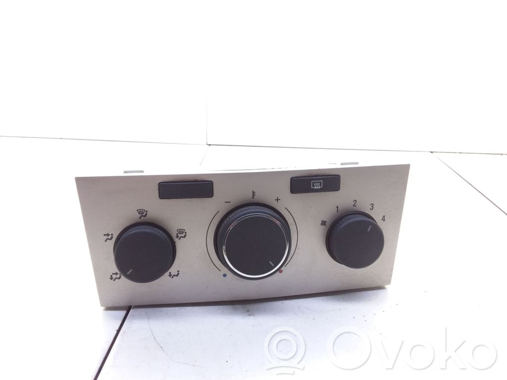 Opel Astra H Climate control unit 