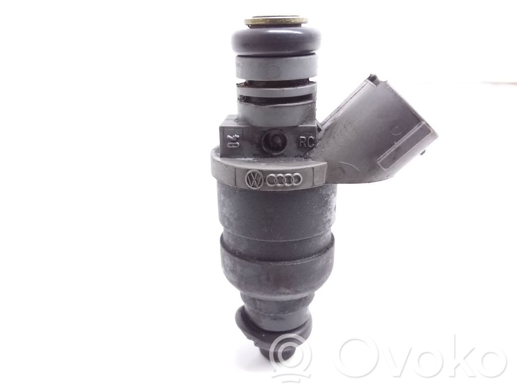 Audi A3 S3 8P Inyector de combustible 