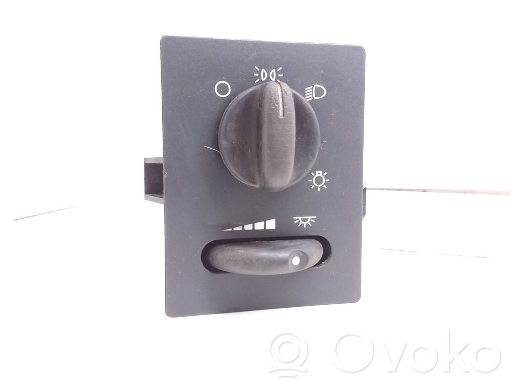 Light switch   541140,10246287