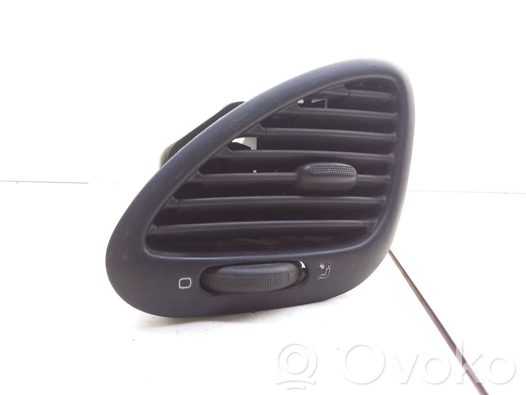 Volkswagen Sharan Lango oro grotelės 