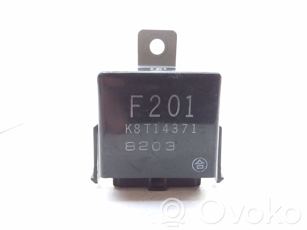 Mazda 626 Hazard warning light relay 