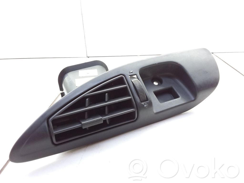 Peugeot 807 Dysze / Kratki nawiewu deski rozdzielczej 