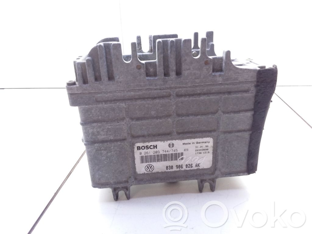 Volkswagen Polo III 6N 6N2 6NF Engine control unit/module 