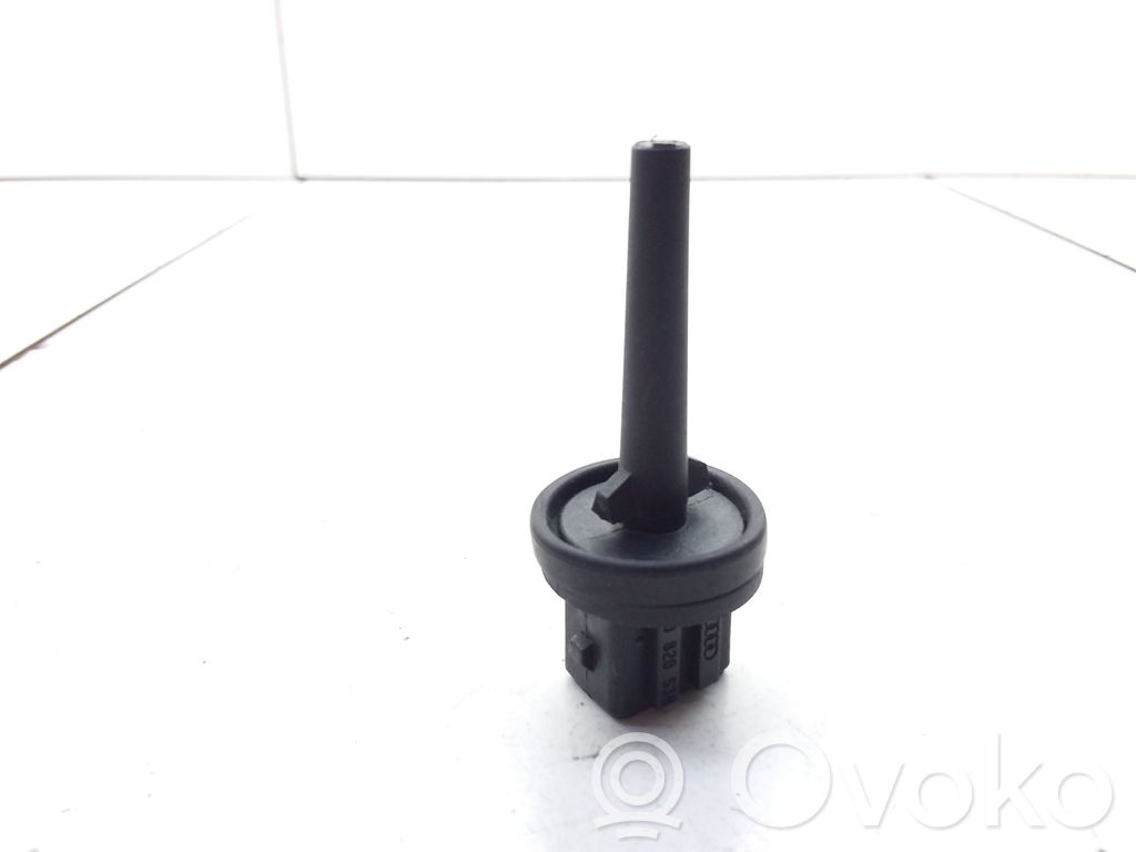 Volkswagen PASSAT B5 Oil temperature sensor 