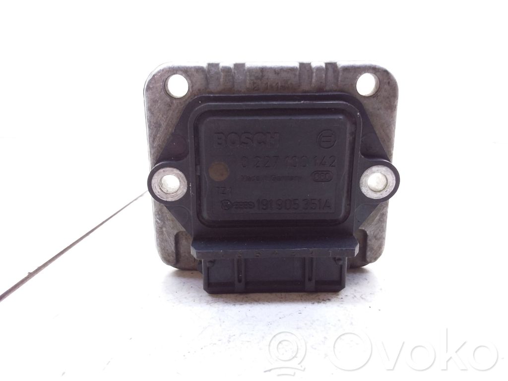 Volkswagen Golf II Ignition amplifier control unit 