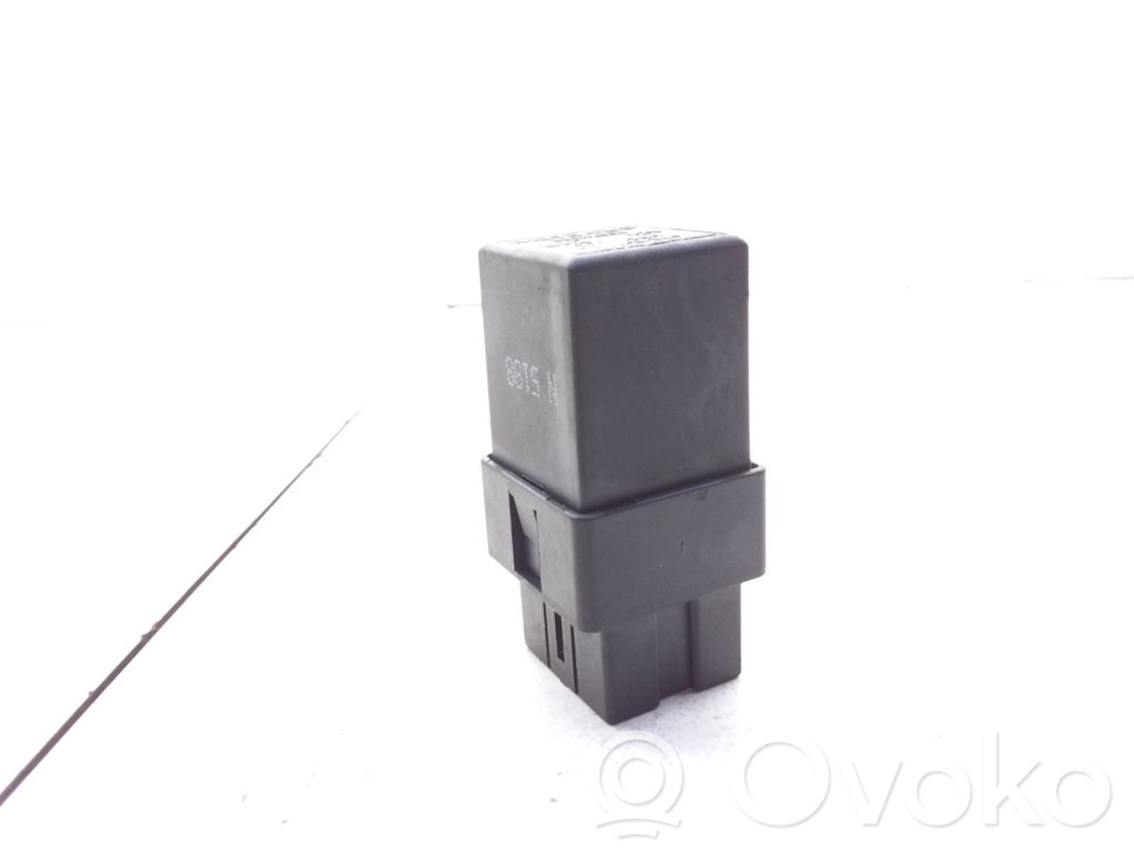 Volvo S40, V40 Relé de la luz de advertencia 