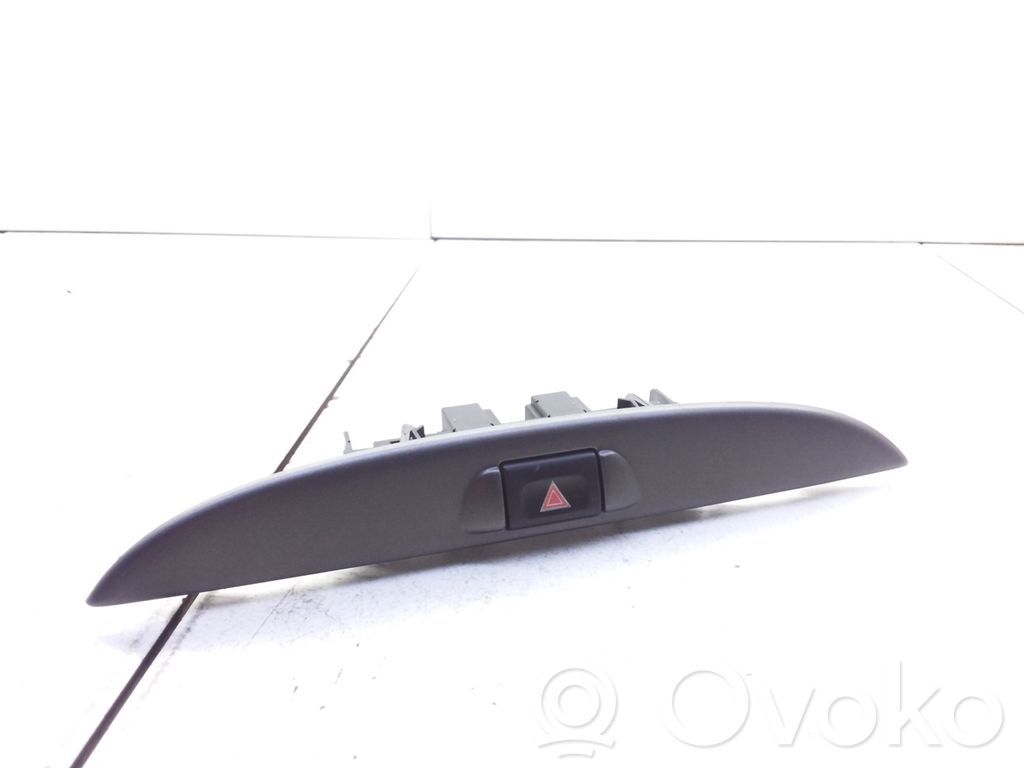 Hazard light switch   1X43138302AD,370318