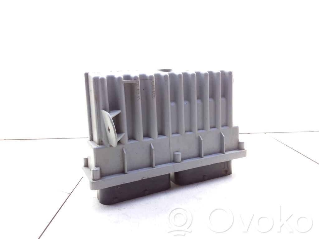 Opel Zafira A Coolant fan relay 