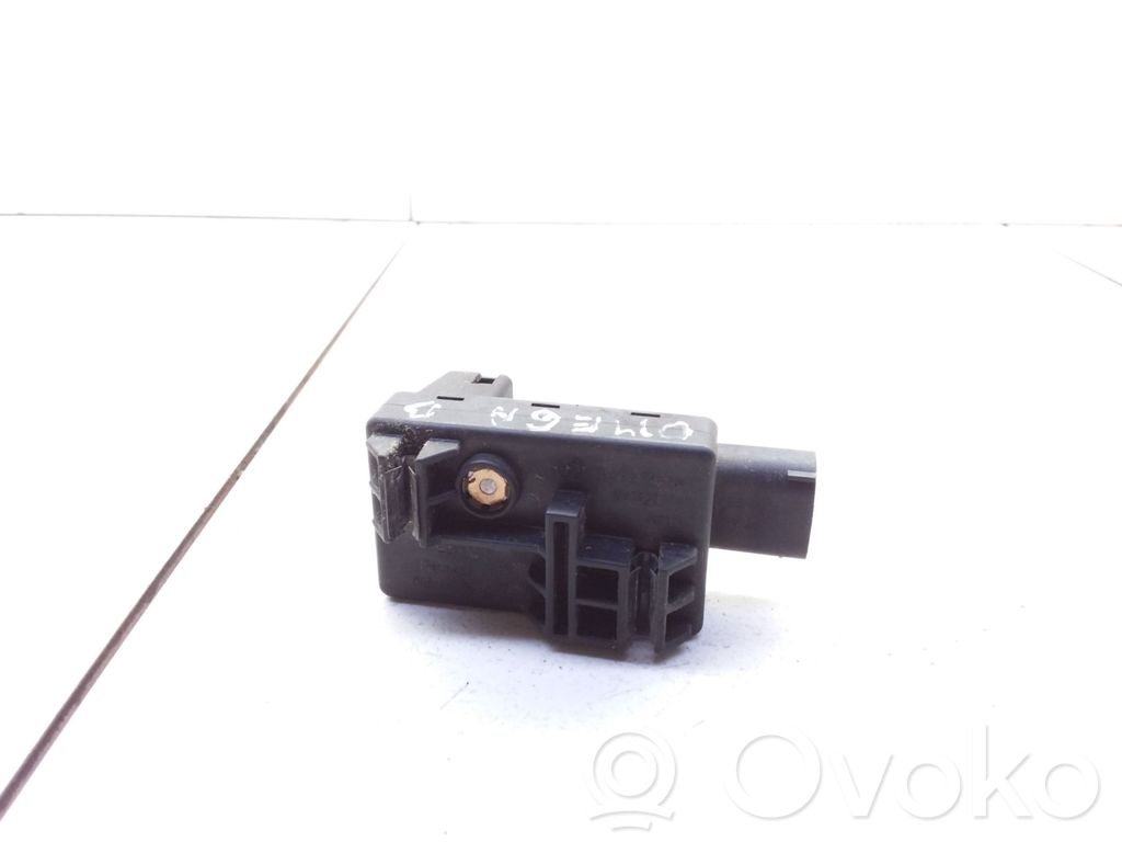 Opel Omega B2 Outside/external air temperature sensor 