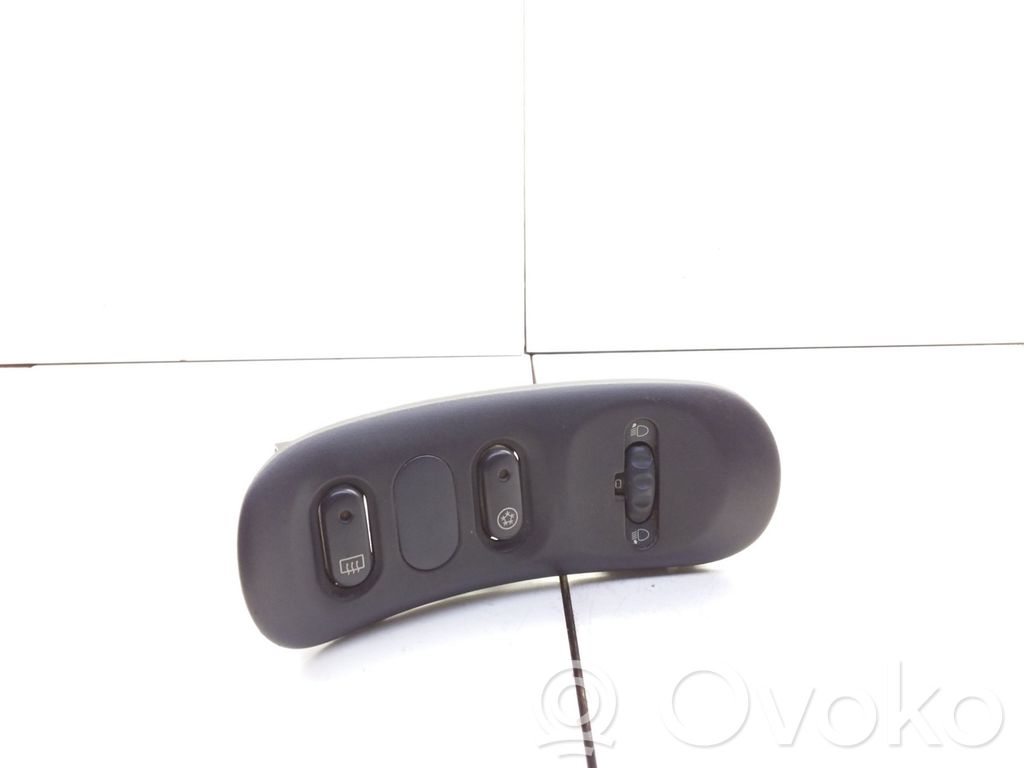 Renault Espace III Windscreen/window heater switch 