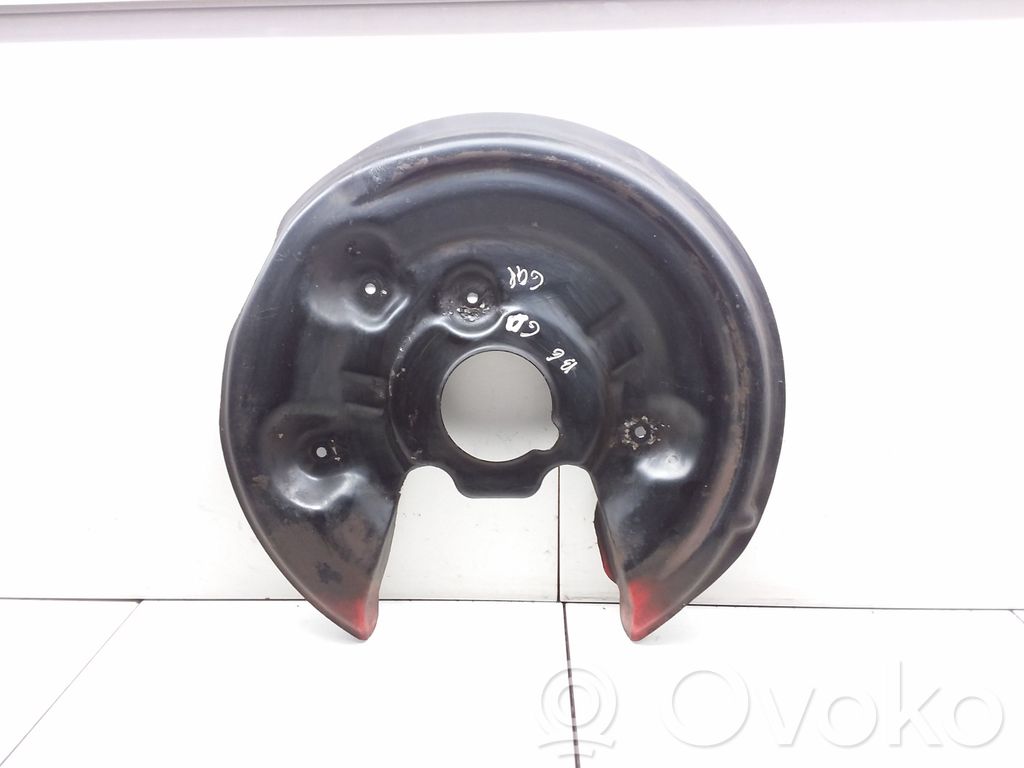 Volkswagen PASSAT B6 Guardapolvo del disco de freno trasero 
