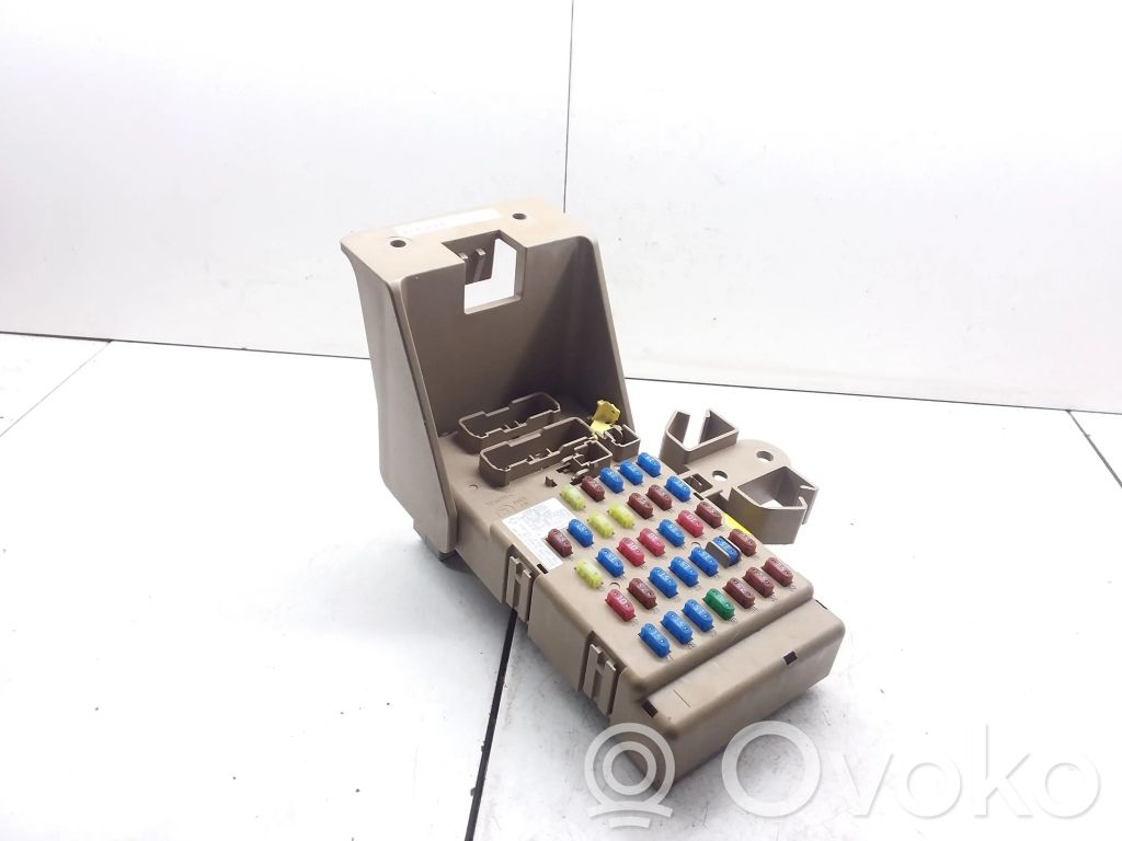 Subaru Legacy Relay mounting block 