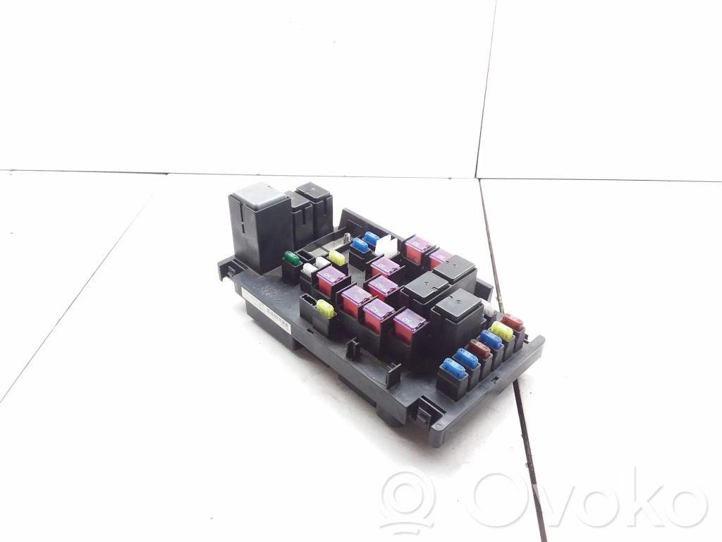 Subaru Legacy Relay mounting block 