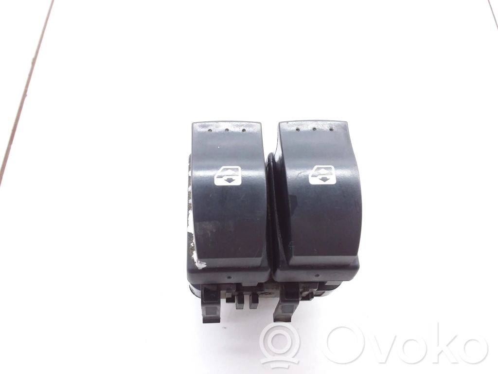 Electric window control switch   542104,8283