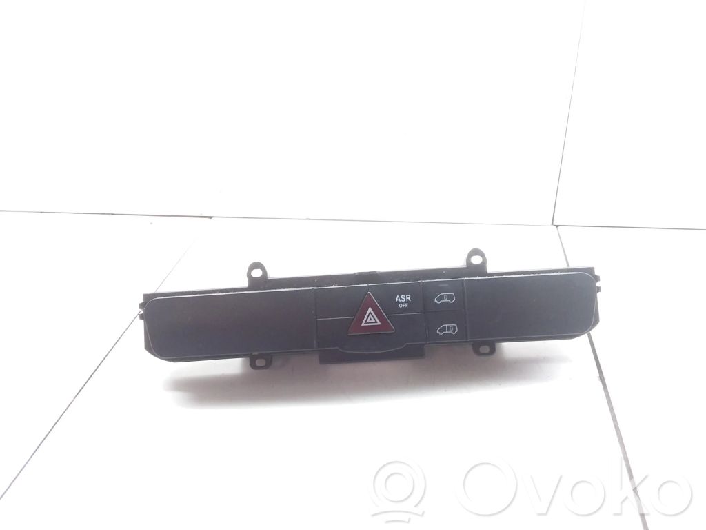Volkswagen Crafter Botón interruptor de luz de peligro 