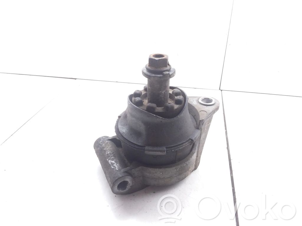 Opel Zafira B Engine mount bracket 