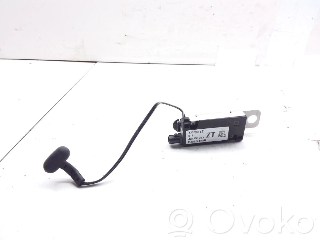 Opel Astra J Antenos stiprintuvas 