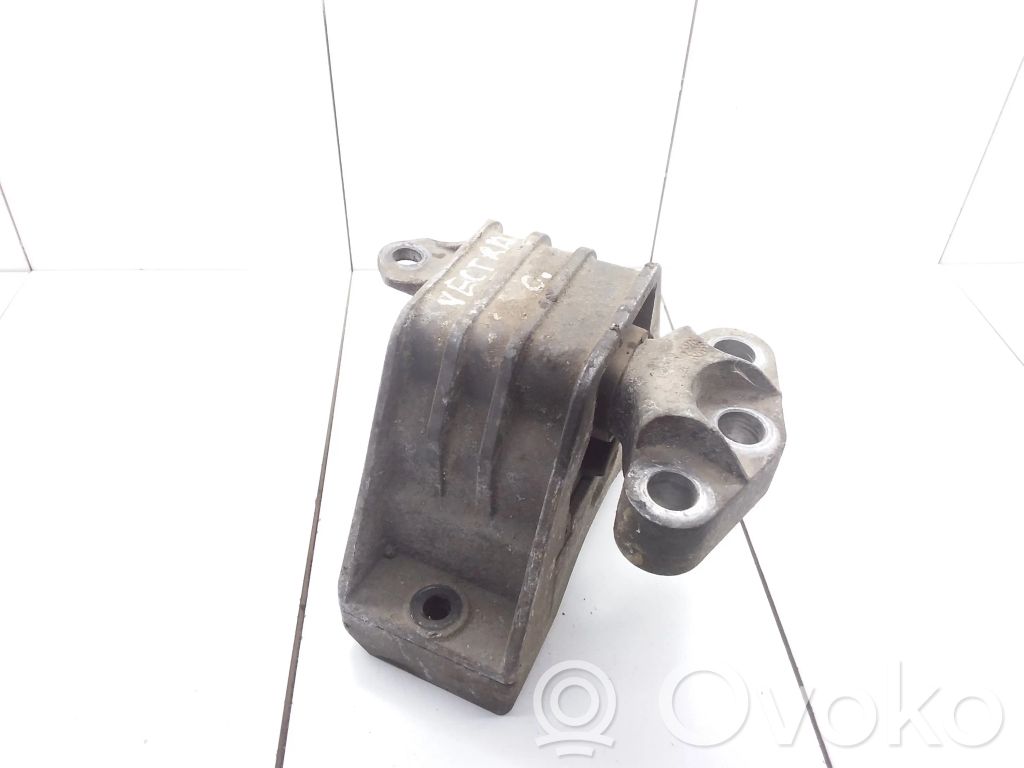 Opel Vectra C Engine mount bracket 
