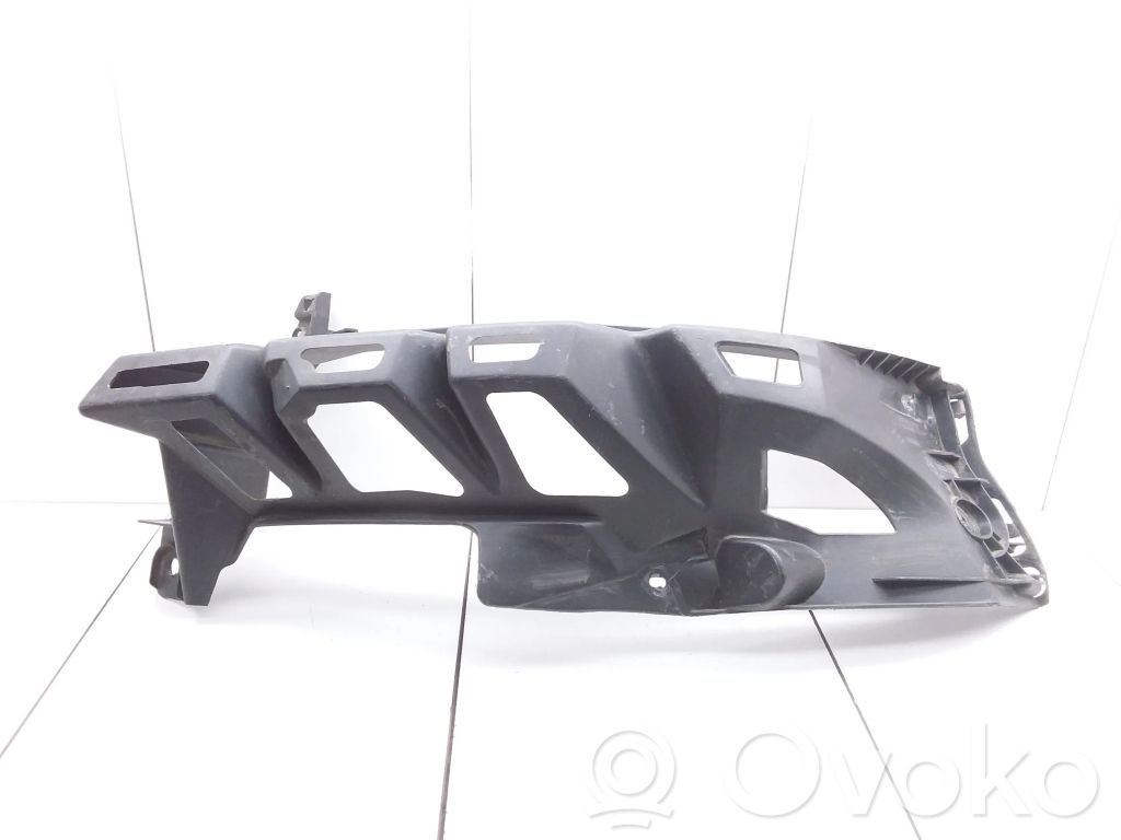 Renault Megane II Uchwyt / Mocowanie zderzaka tylnego 