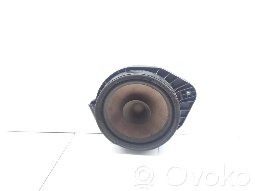 Opel Astra J Altavoz de la puerta trasera 