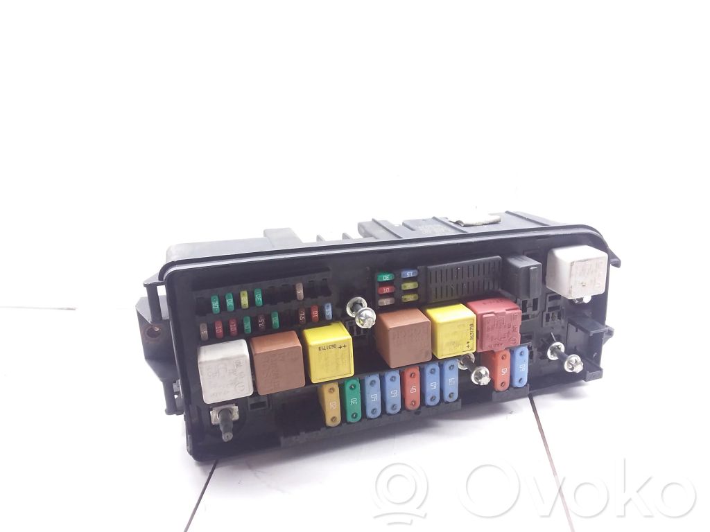 Opel Vectra C Fuse module 