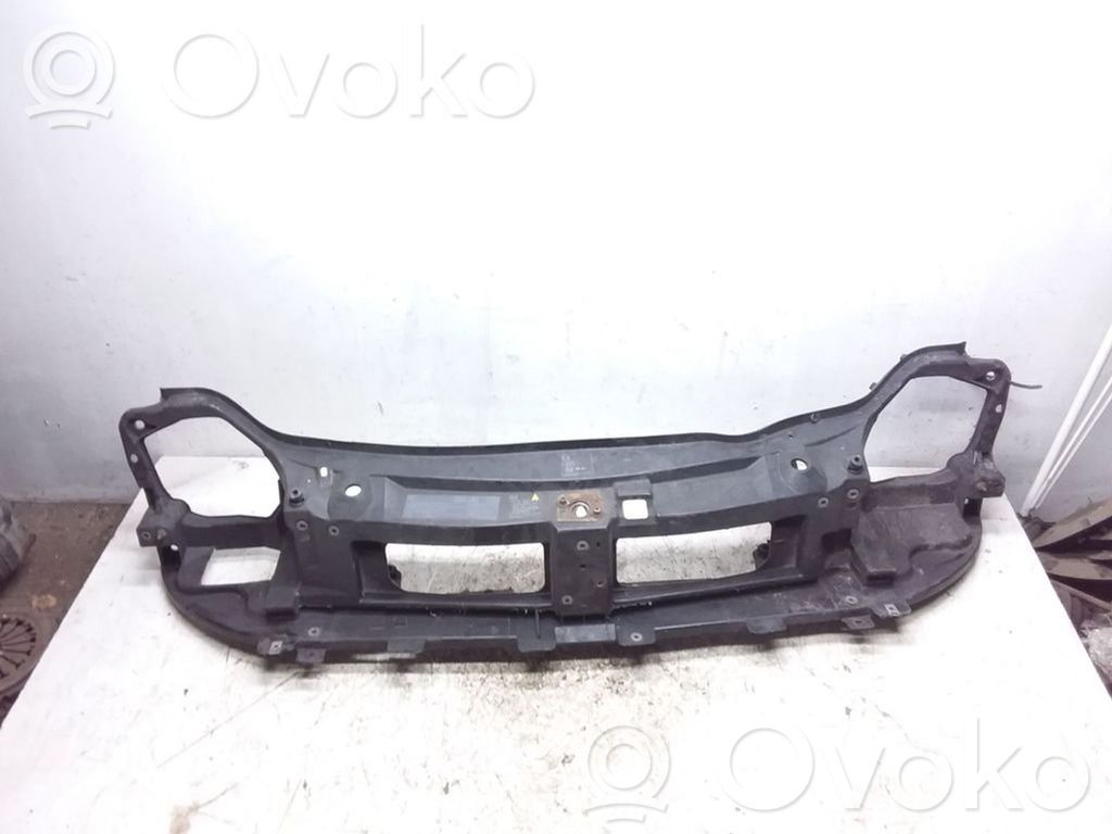 Opel Vivaro Radiatorių panelė 