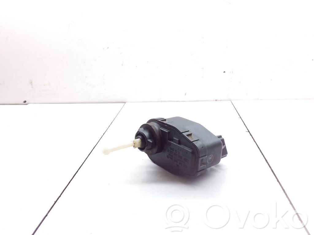 Audi 80 90 S2 B4 Headlight level adjustment motor 