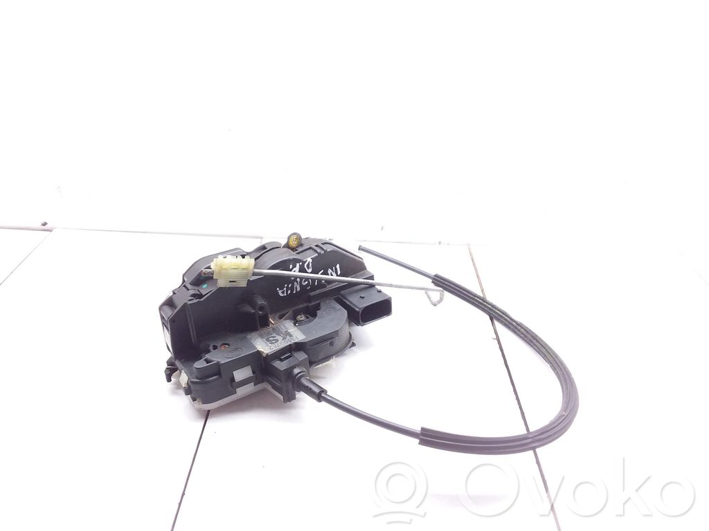 Opel Insignia A Priekšpusē slēdzene 